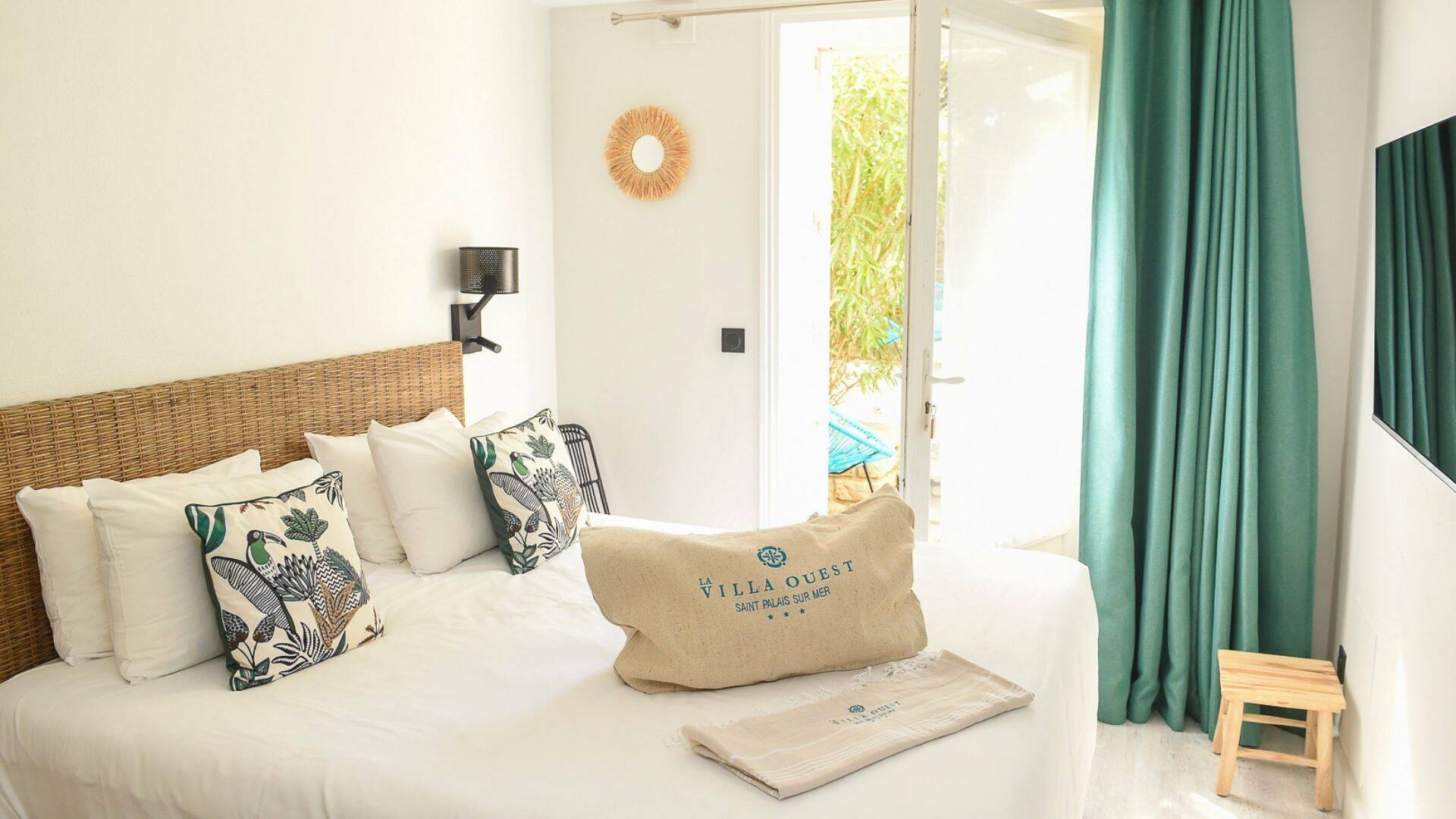 chambre double terrasse hotel villa ouest saint palais sur mer